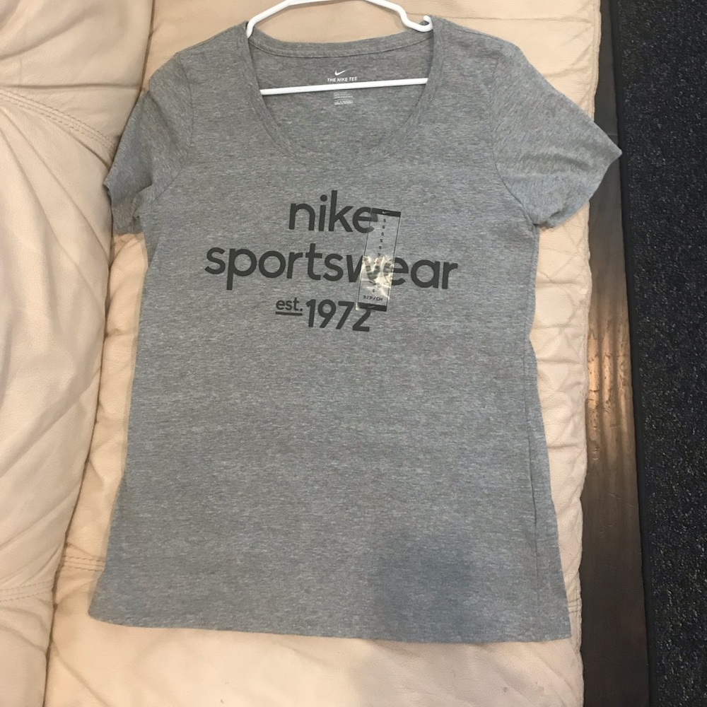 Nike gray T-shirt